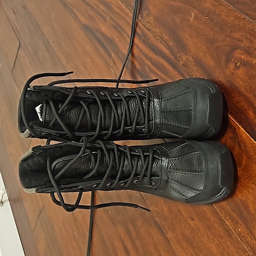 Black Ugg Snow boots